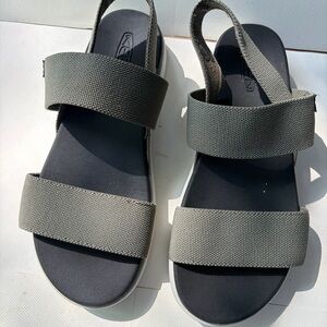 Green Keen Elle Backstrap Strappy Sandals size 8